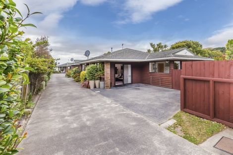 Photo of property in 1/7 Tawa Street, Tawa, Wellington, 5028