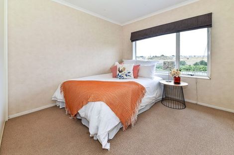 Photo of property in 32 Sandwick Drive, Weymouth, Auckland, 2103