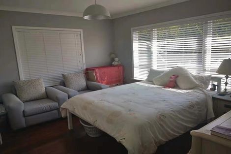 Photo of property in 1/53 Tramway Road, Beach Haven, Auckland, 0626