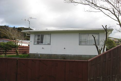 Photo of property in 297 Wellington Road, Wainuiomata, Lower Hutt, 5014