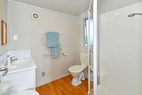 Photo of property in 88 Howard Road, Orere Point, Papakura, 2585