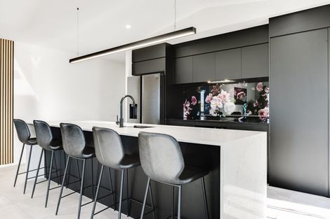 Photo of property in 5 Laguna Place, Matakatia, Whangaparaoa, 0930
