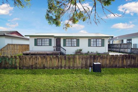 Photo of property in 1/215 Waitemata Drive, Ranui, Auckland, 0612