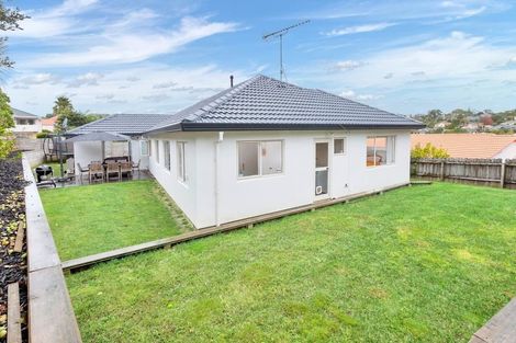 Photo of property in 35 Caversham Drive, Torbay, Auckland, 0630