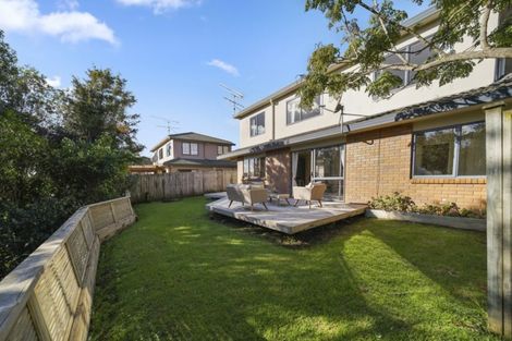 Photo of property in 15 Renlee Place, Shelly Park, Auckland, 2014