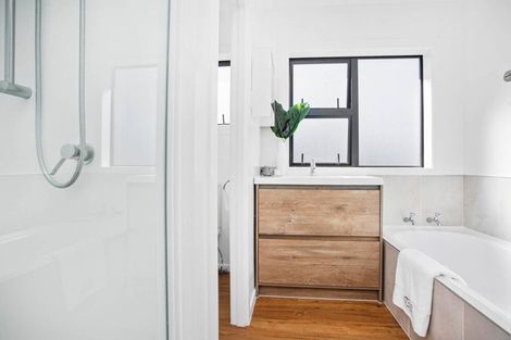 Photo of property in 5 Boys Place, Pakuranga Heights, Auckland, 2010