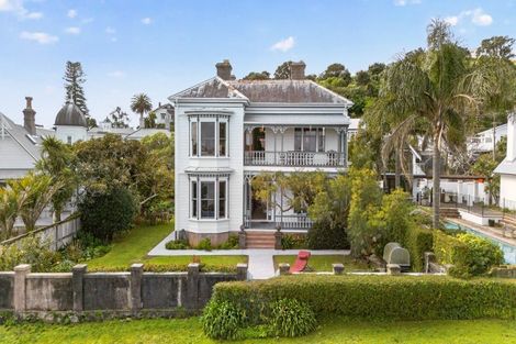 Photo of property in 16 Jubilee Avenue, Devonport, Auckland, 0624