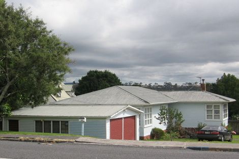 Photo of property in 28 Archibald Road, Kelston, Auckland, 0602