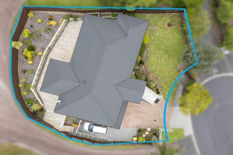 Photo of property in 32 Canary Place, Unsworth Heights, Auckland, 0632