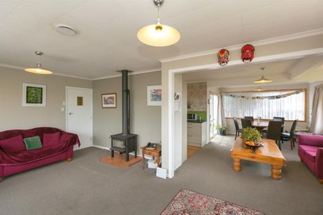 Photo of property in 42 Cumberland Street, Merrilands, New Plymouth, 4312
