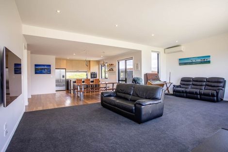 Photo of property in 31 Kirimoko Crescent, Wanaka, 9305