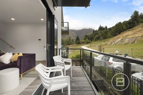 Photo of property in 2/28 Bullendale Drive, Arthurs Point, Queenstown, 9371