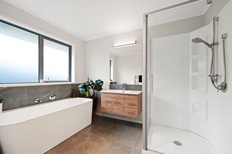 Photo of property in 18 Drower Glen, Flagstaff, Hamilton, 3210