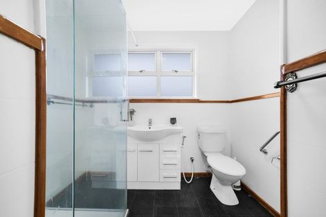 Photo of property in 44 Longburn Road, Henderson, Auckland, 0610