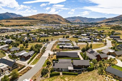 Photo of property in 4 Kinross Lane, Jacks Point, Queenstown, 9371