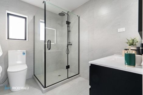 Photo of property in 43a Mirrabooka Avenue, Botany Downs, Auckland, 2010