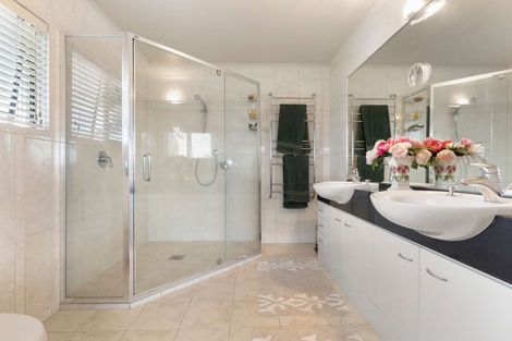 Photo of property in 115 Gravatt Road, Papamoa Beach, Papamoa, 3118