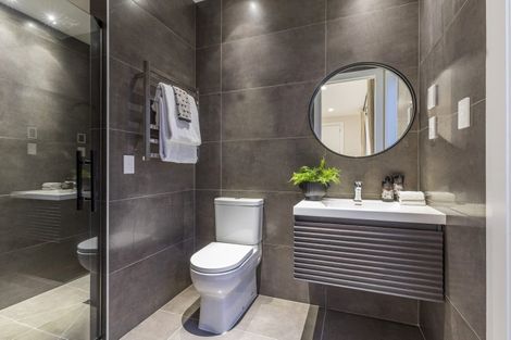 Photo of property in 1a Tiri Road, Takapuna, Auckland, 0620