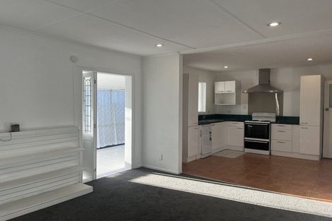 Photo of property in 24 Croydon Road, New Lynn, Auckland, 0600