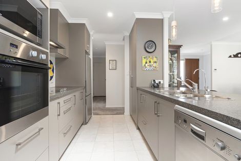 Photo of property in 28 Cotswold Place, Ohauiti, Tauranga, 3112