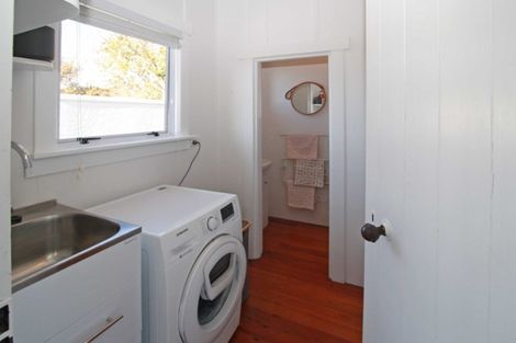 Photo of property in 81 Mangorei Road, Strandon, New Plymouth, 4312