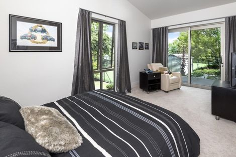 Photo of property in 22 Sanctuary Point, Sunnyhills, Auckland, 2010