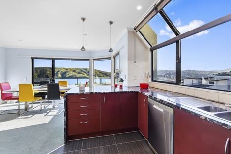 Photo of property in 13 Paremata Drive, Paremata, Porirua, 5024