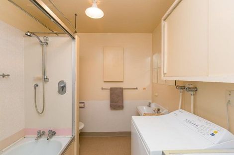 Photo of property in Mansfield Towers, 1 Grant Road, Thorndon, Wellington, 6011