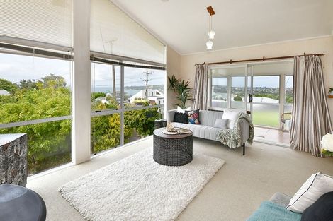 Photo of property in 64 Stanmore Bay Road, Stanmore Bay, Whangaparaoa, 0932