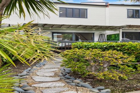 Photo of property in 3/21 Armoy Drive, East Tamaki, Auckland, 2016