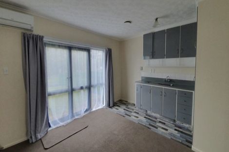 Photo of property in 48 Rangiora Street, Castlecliff, Whanganui, 4501