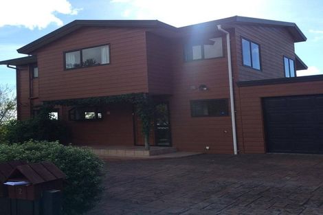 Photo of property in 2 Aspiring Avenue, Clover Park, Auckland, 2019