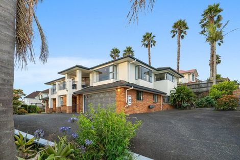 Photo of property in 56 Ribbonwood Crescent, Goodwood Heights, Auckland, 2105