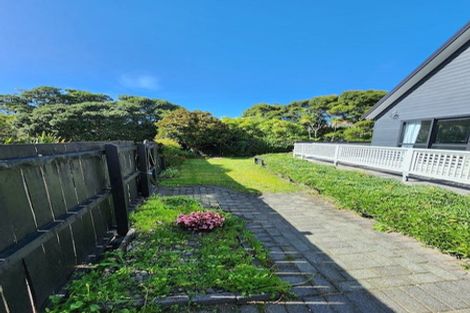 Photo of property in 25 Caspian Close, New Lynn, Auckland, 0600