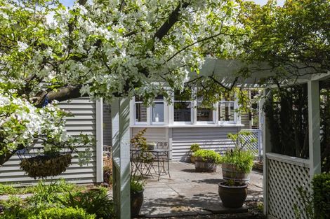 Photo of property in 86 Colombo Street, Beckenham, Christchurch, 8023