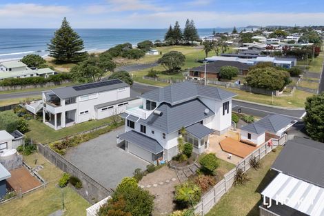 Photo of property in 24 Leo Street, Waihi Beach, 3611