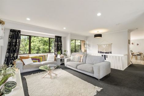 Photo of property in 2/10 Tiri View Place, Waiake, Auckland, 0630