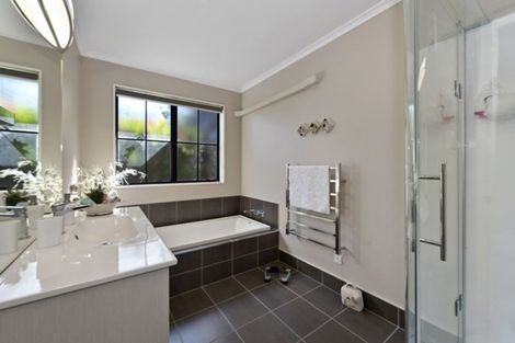 Photo of property in 5 Longwood Place, Harrowfield, Hamilton, 3210