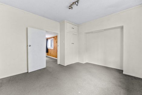 Photo of property in 226 East Coast Road, Forrest Hill, Auckland, 0620