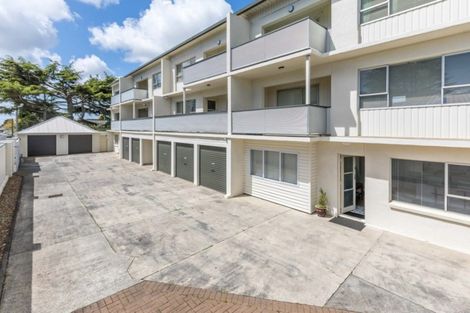 Photo of property in 15 Luke Street, Otahuhu, Auckland, 1062