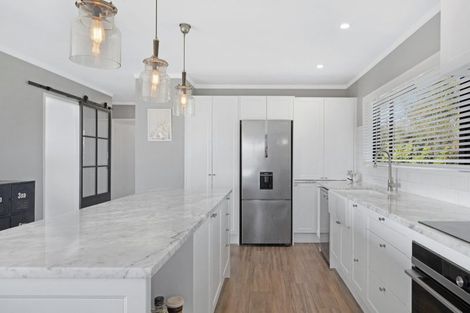 Photo of property in 2/7 Malloy Place, Eastern Beach, Auckland, 2012