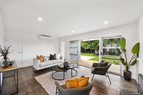 Photo of property in 56 Dale Crescent, Pakuranga, Auckland, 2010
