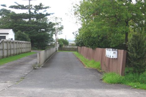 Photo of property in 30 Pine Avenue, Henderson, Auckland, 0612