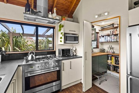 Photo of property in 16 Cormack Place, Greenmeadows, Napier, 4112