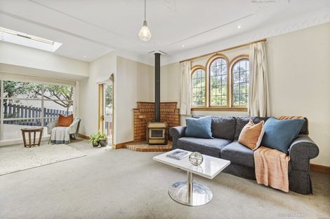 Photo of property in 9 Knoll Street, Island Bay, Wellington, 6023