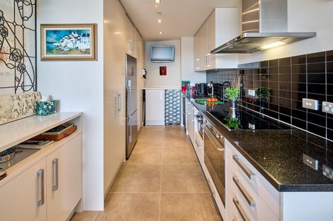 Photo of property in Portal Apartments, 7d/42 Cable Street, Te Aro, Wellington, 6011