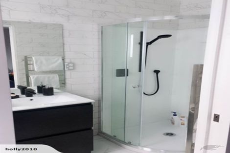 Photo of property in 17 Somes Crescent, Newlands, Wellington, 6037