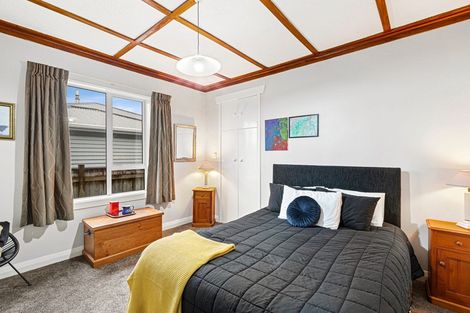 Photo of property in 18 South Road, Moturoa, New Plymouth, 4310