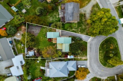 Photo of property in 12 Heuchan Lane, Wanaka, 9305