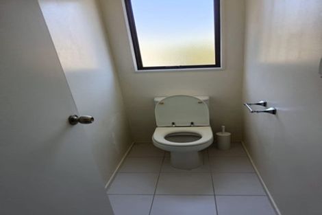 Photo of property in 2/24 Janese Place, Weymouth, Auckland, 2103